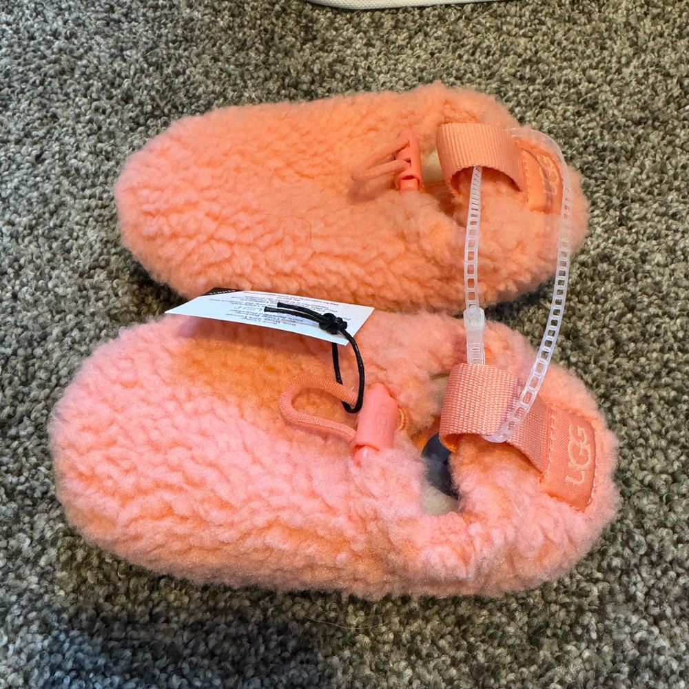 UGG Kids Fluffy slippers